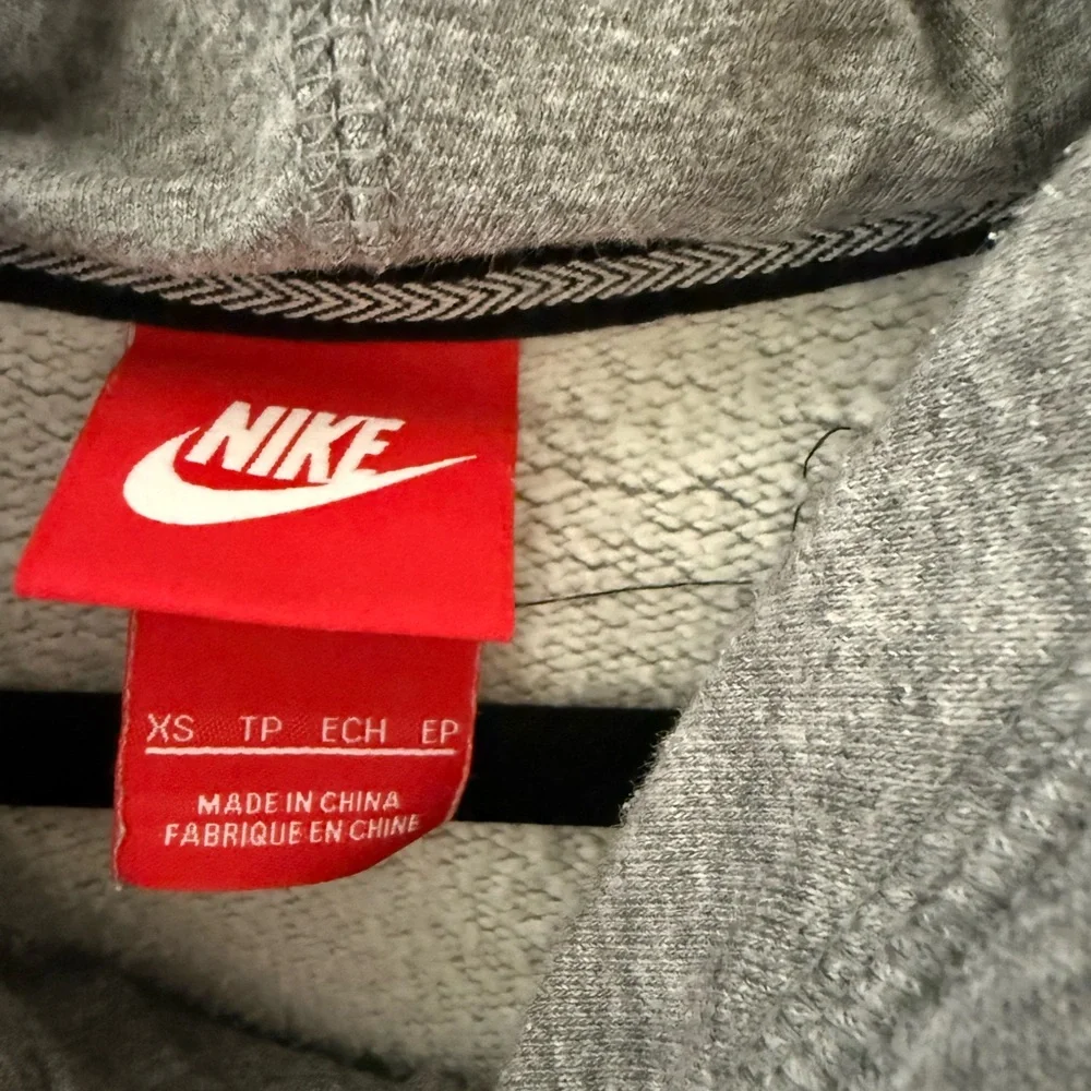 Nike Funnel Neck Hoodie - Size XS | Color: Grey - Picture 3 of 4
